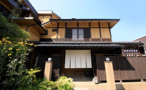 彩花亭 時代屋